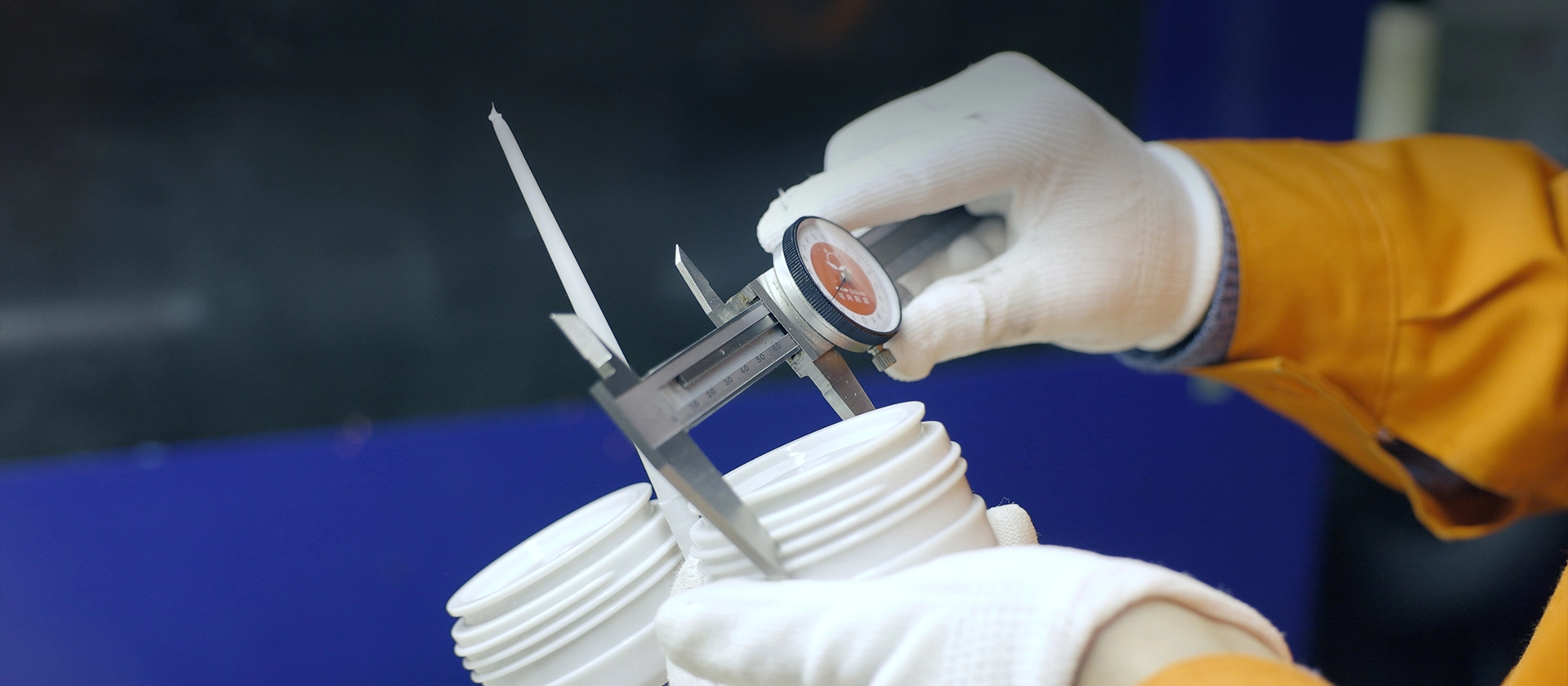 Welche Arten von Tests machen Sie für den Deckel?