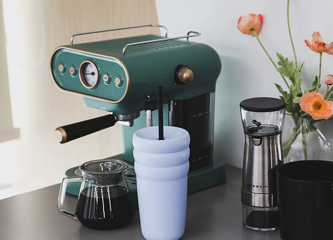 20 oz Kaffee becher mit Strohhalm 01606